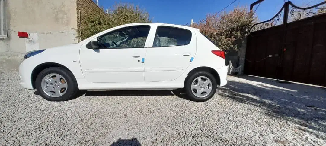 207 پانوراما مدل 404|خودرو سواری و وانت|کرمانشاه, |دیوار