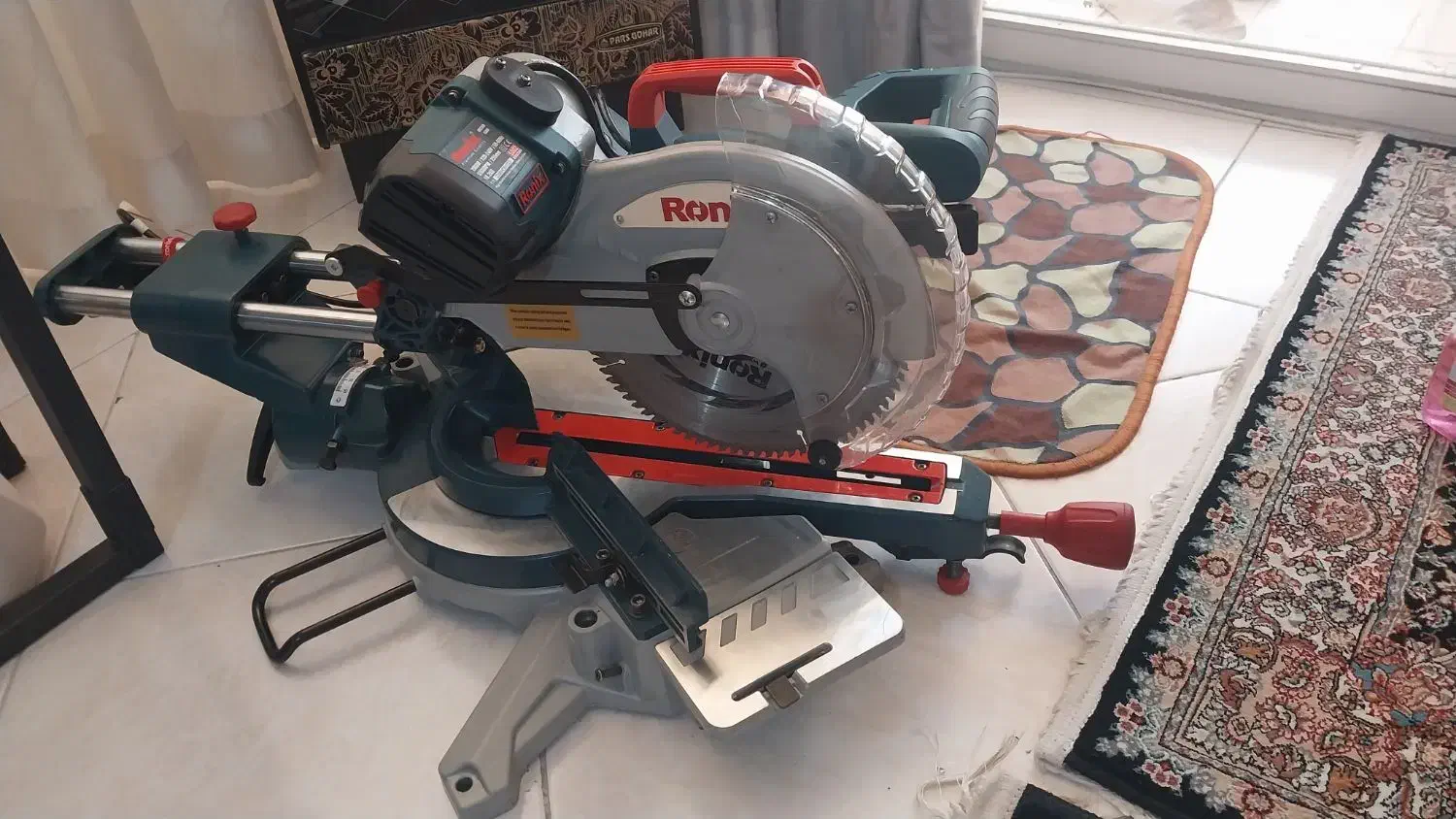 فارسی بر رونیکس ۵۳۰۲|ابزارآلات|اندیشه, اندیشه فاز ۳|دیوار