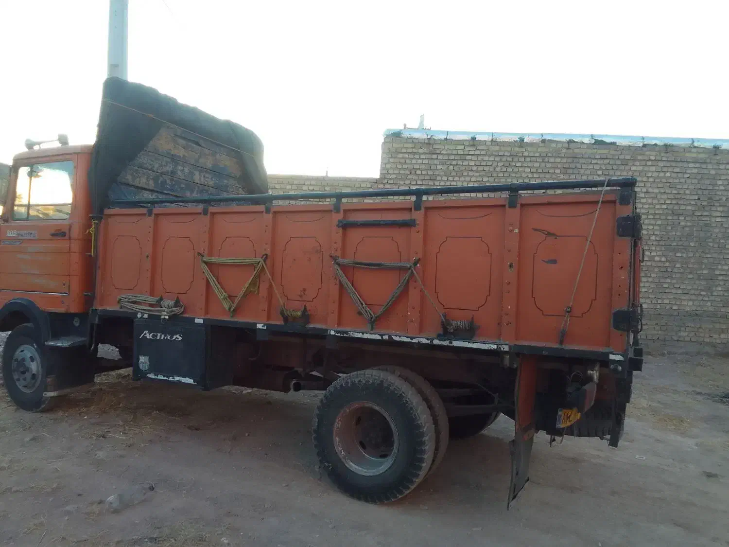 اتاق خاور چوبی فلزی در حد|قطعات یدکی و لوازم جانبی|کوهین, |دیوار