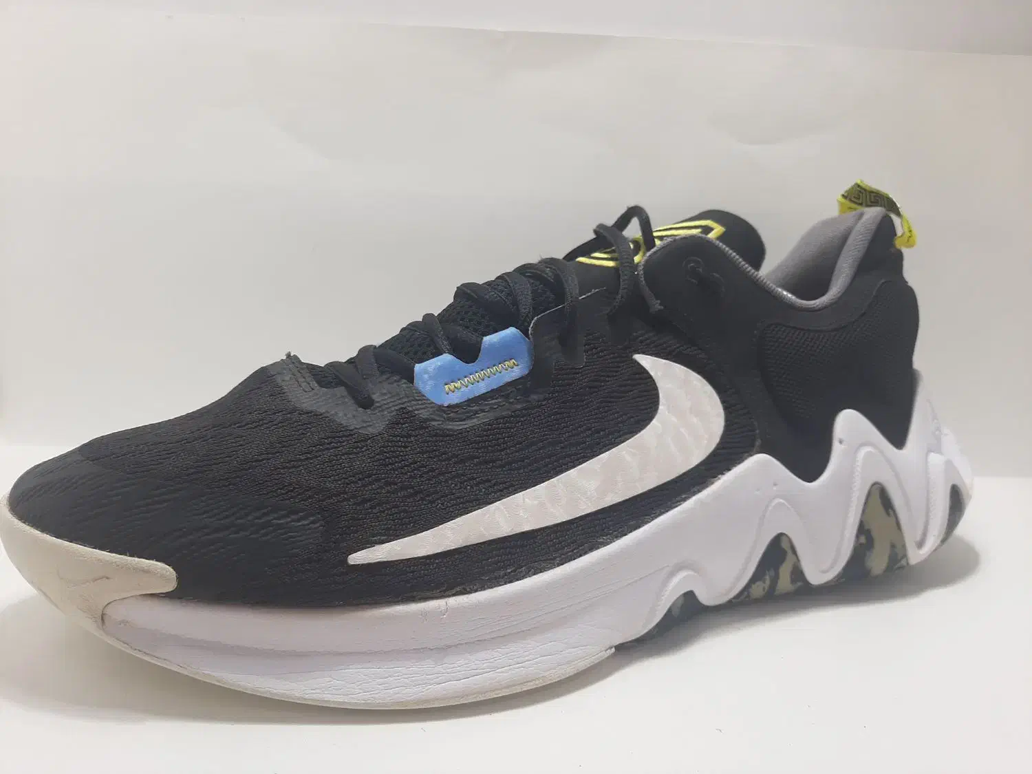 کتونی های استوک اورجینال والیبال بسکت.۳تا۵تومان|کیف، کفش، کمربند|بوشهر, |دیوار