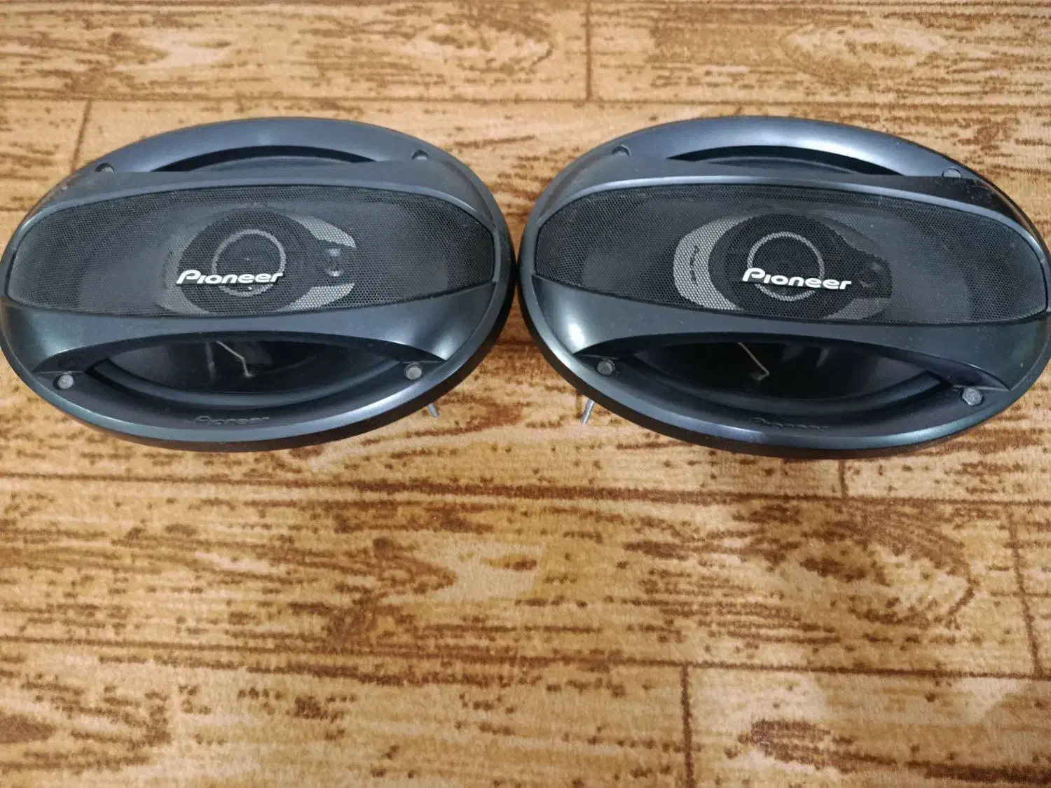 باند پایونیر و مارشال|سیستم صوتی خانگی|رباط‌کریم, رباط‌کریم|دیوار