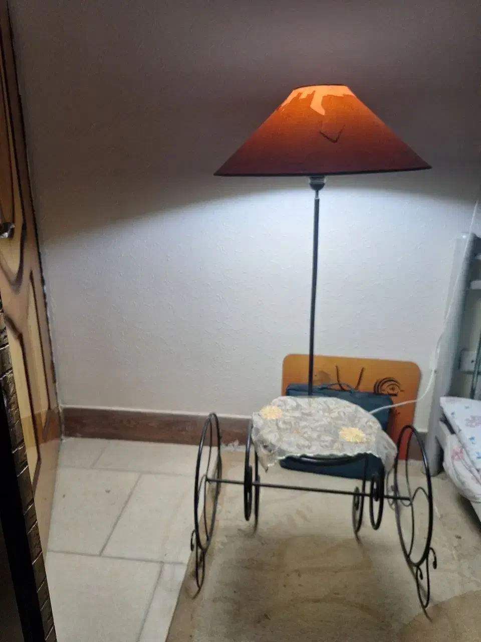 چراغ خواب|چراغ خواب و آباژور|شاهینشهر, چمران|دیوار