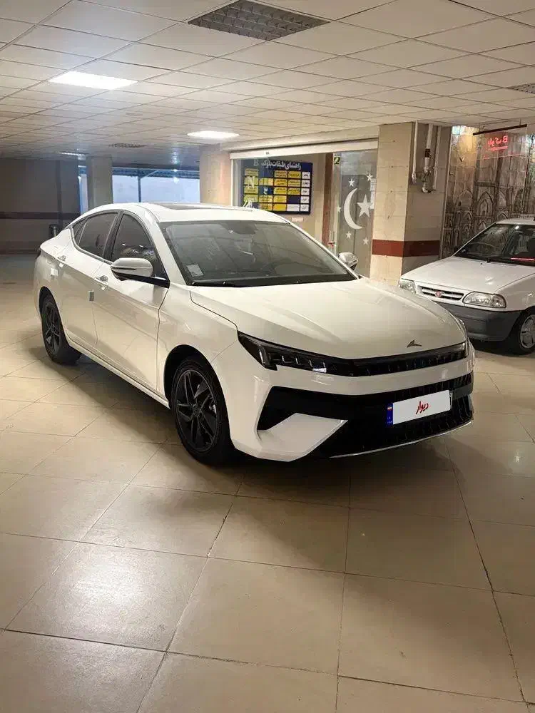 j7 سفید مشابه خشک ۱۴۰۴|خودرو سواری و وانت|تهران, مرزداران|دیوار