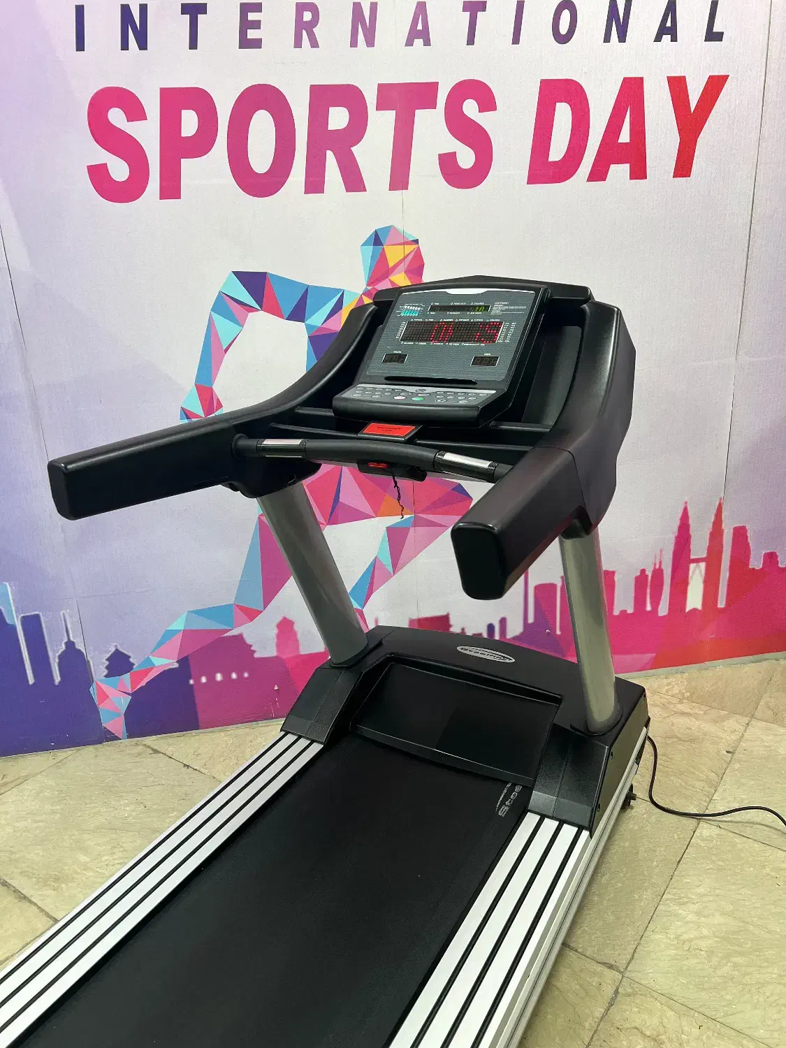 تردمیل های باشگاهی و خانگی باگارانتی یکساله مکتوب|تجهیزات ورزشی|تهران, صادقیه|دیوار