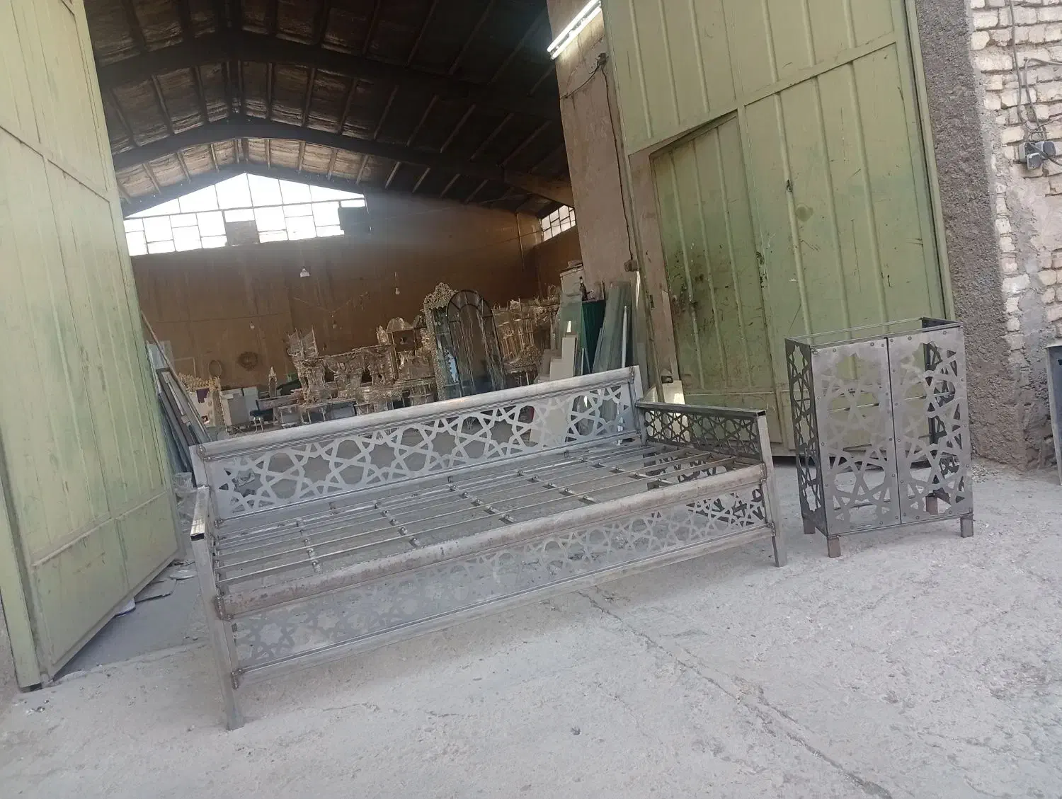 لوستر|لوستر و چراغ آویز|نجف‌آباد, ویلاشهر|دیوار