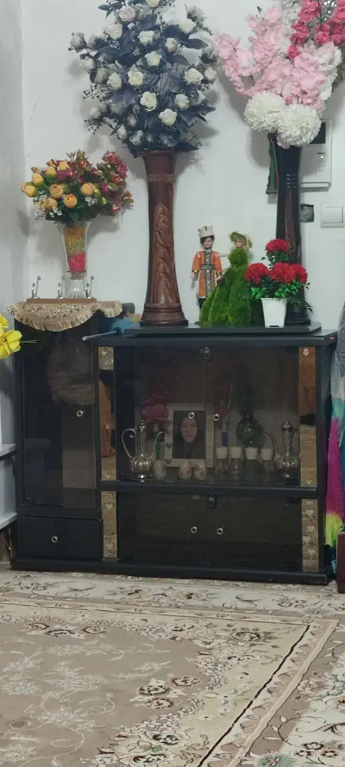 فروش یک عدد میز تلویزیون|میز تلویزیون|شهرضا, |دیوار