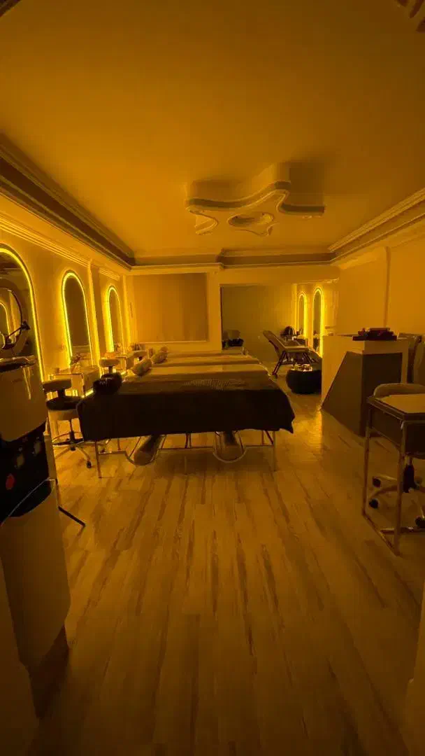 استخدام مژه‌کار وتتوکار حرفه‌ای در سالن زیبایی|استخدام درمانی، زیبایی، بهداشتی|تهران, تهرانپارس غربی|دیوار