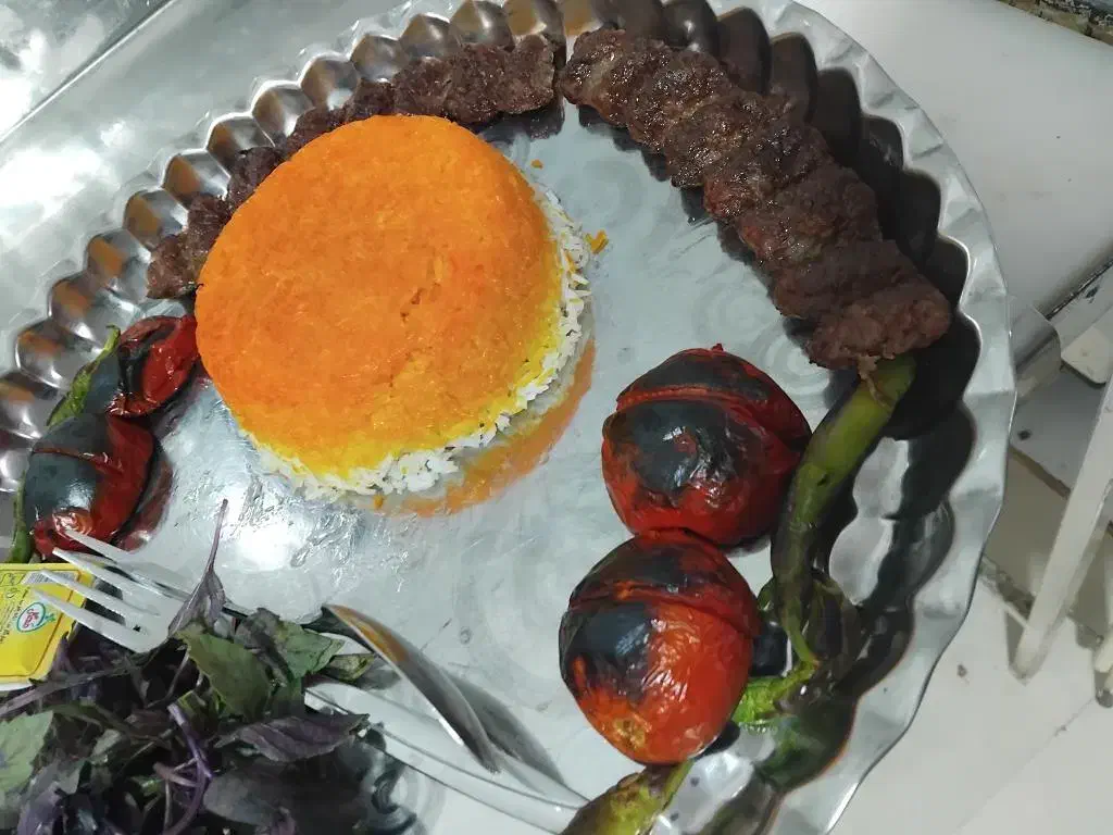 کبابی خان|خدمات پذیرایی، مراسم|اسفراین, |دیوار