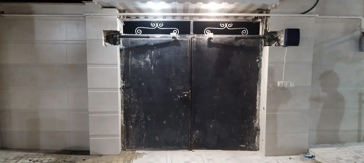 کرکره برقی شیشه سکوریت جک بازویی طیبی تمام لیکک|خدمات پیشه و مهارت|لیکک, |دیوار