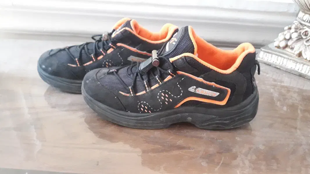 کتونی|کیف، کفش، کمربند|اسفراین, |دیوار