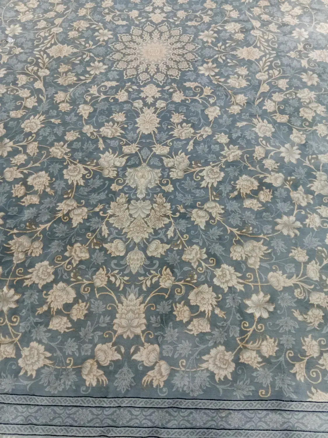 فرش ۱۲متری درحد نو|فرش|رشت, باهنر|دیوار