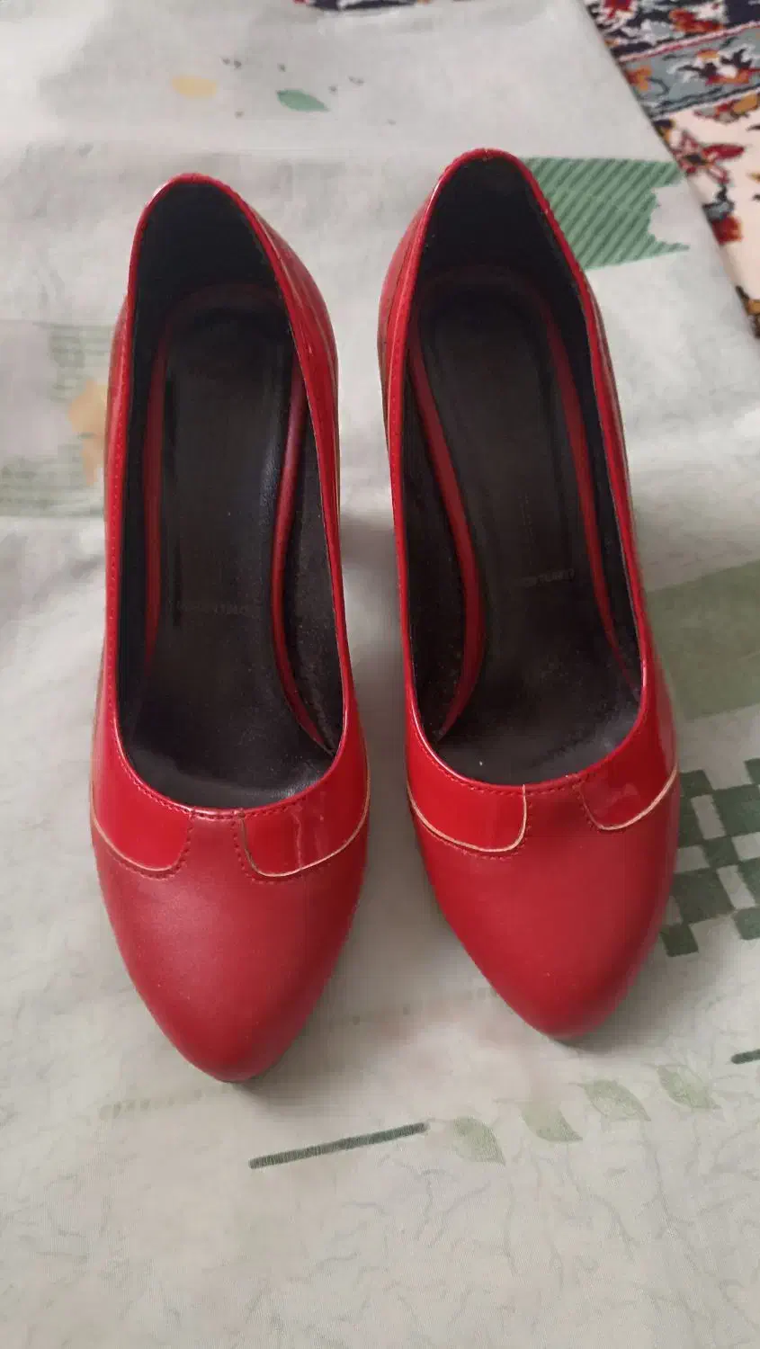 کفش قرمز|کیف، کفش، کمربند|مشهد, کارده|دیوار