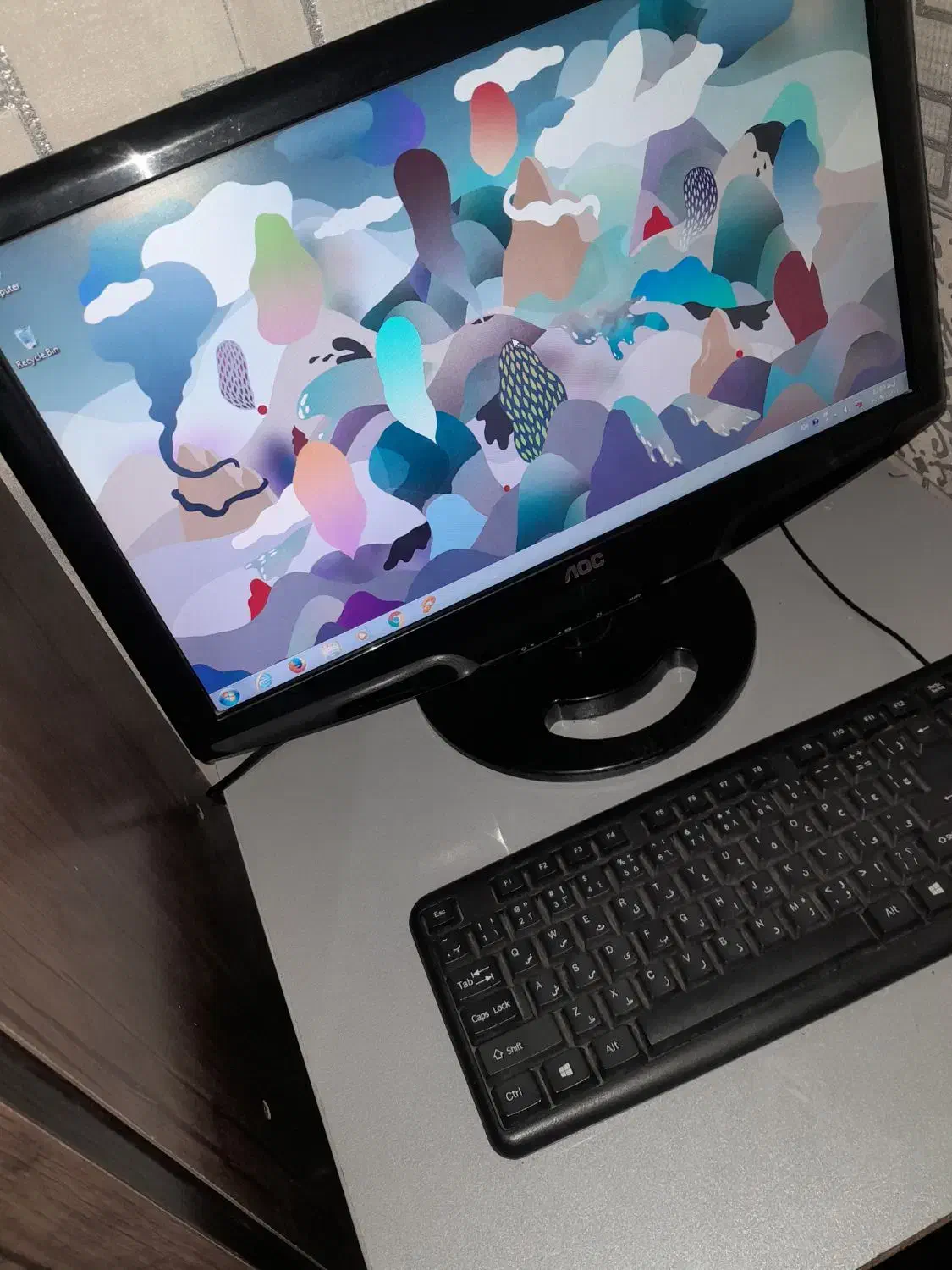 کامپیوتر|رایانه رومیزی|ری, علایین|دیوار