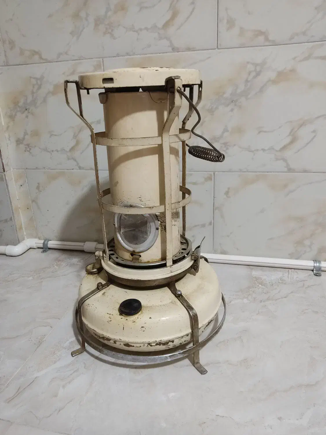 چراغ نفتی|کلکسیون اشیاء عتیقه|نظرآباد, رسالت|دیوار