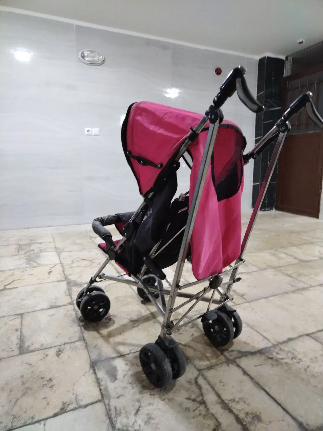 کالسکه دلیجان|کالسکه و لوازم جانبی|اصفهان, رکن الدوله شرقی|دیوار