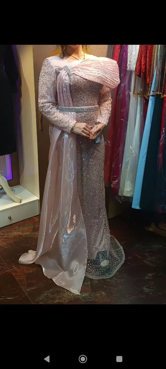 لباس مجلسی|لباس|قلعه نو, |دیوار