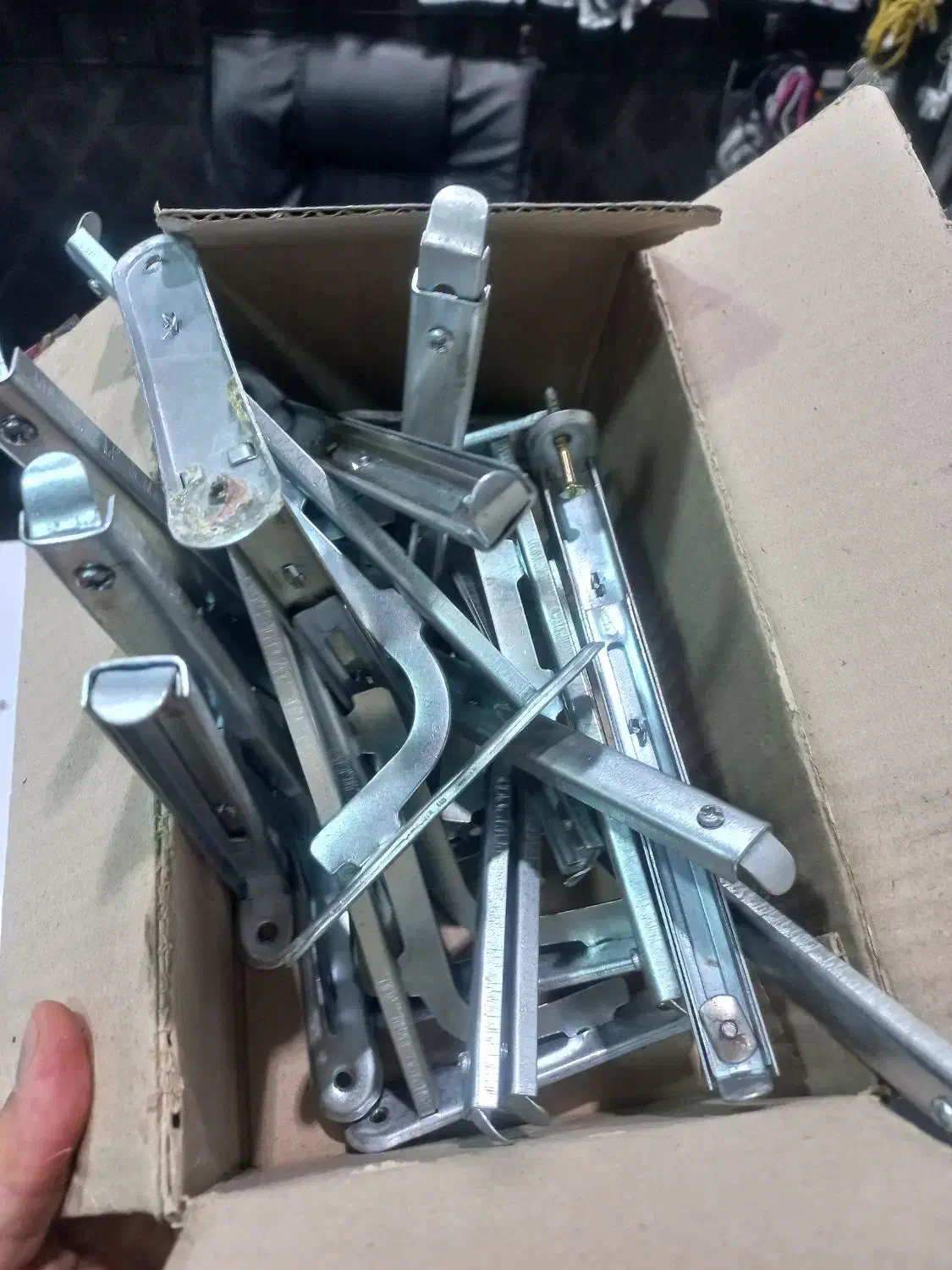 قفسه شیشه ای همراه با پایه مخصوص|کتابخانه، شلف، قفسههای دیواری|آبدانان, |دیوار