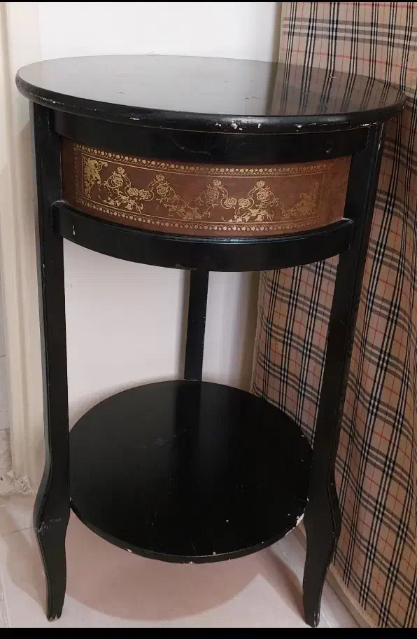 دو عدد میز چوبی بسیار تمیز|میز تلفن|محمدشهر, محمدشهر|دیوار