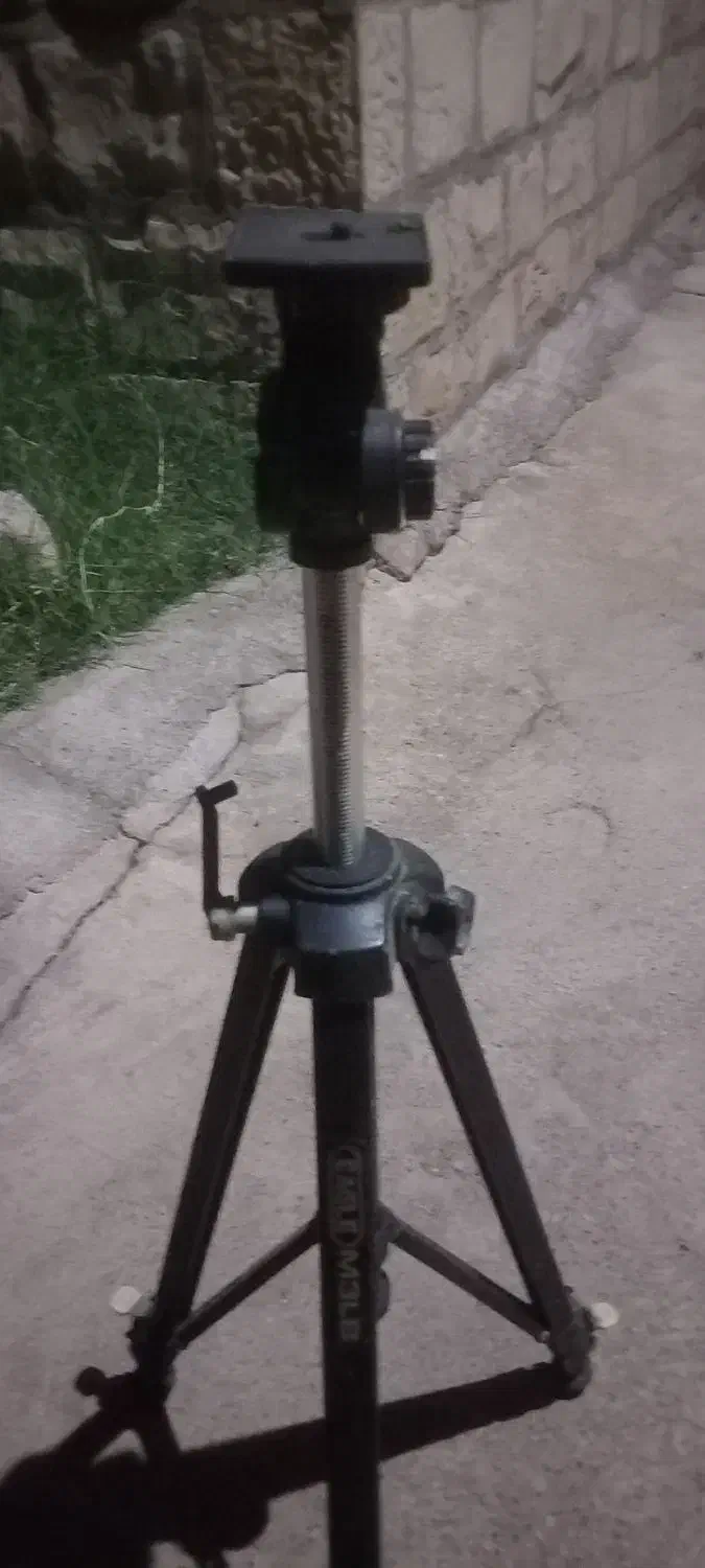 پایه دوربین نقشه برداری  قدیمی|مصالح و تجهیزات ساختمان|مسجد سلیمان, |دیوار