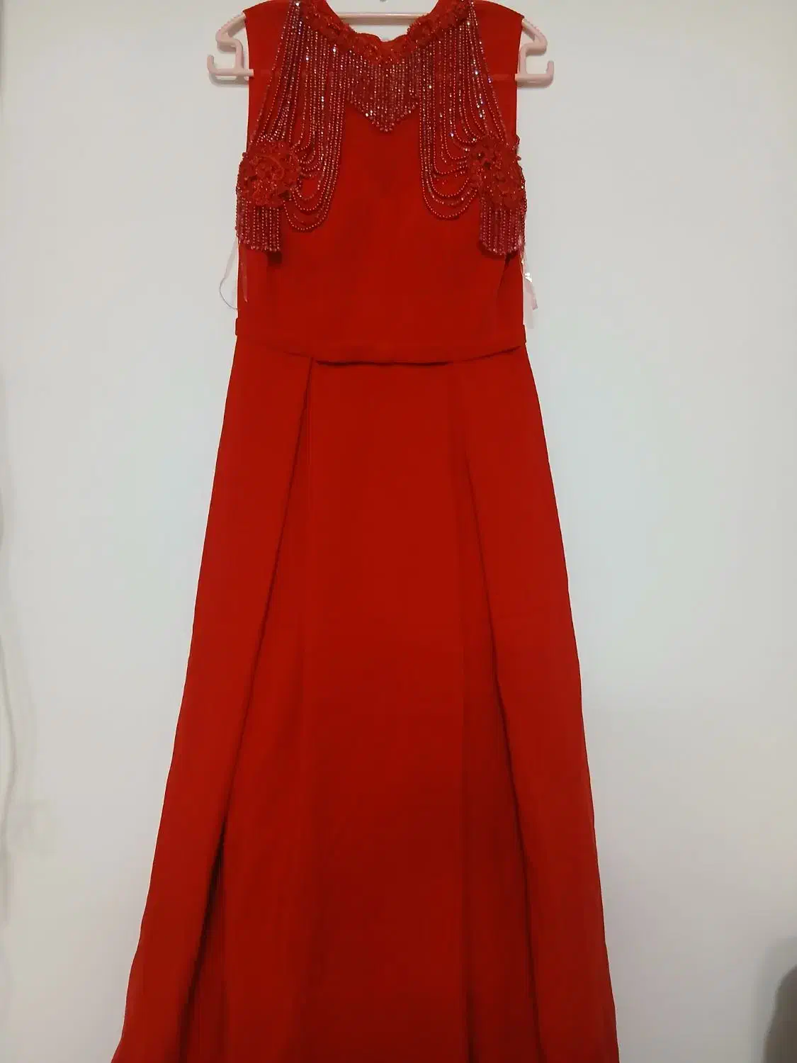 لباس مجلسی|لباس|قرچک, میرزائی شمالی|دیوار