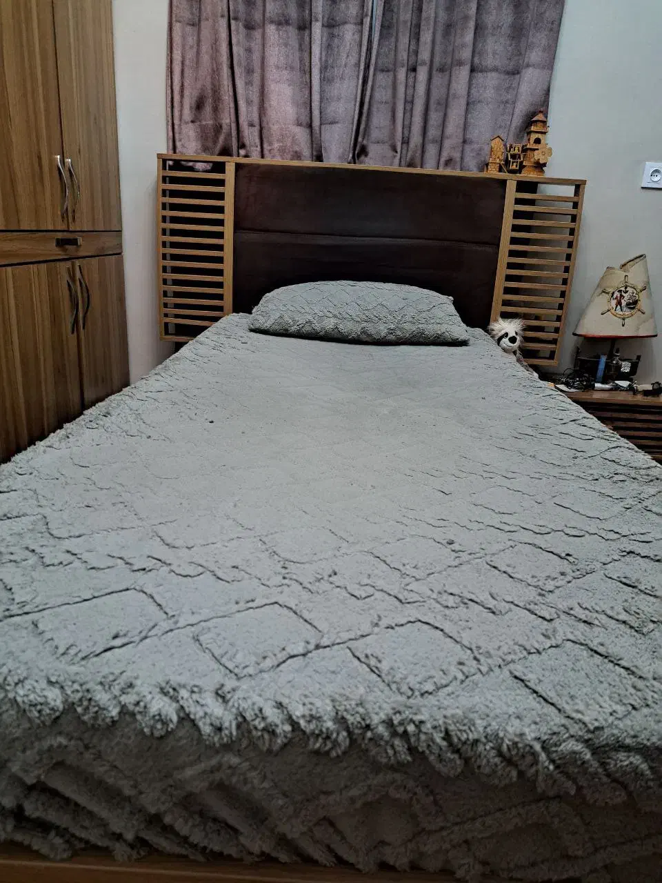 تخت خواب تک نفره (یک نفره) جوان همراه با پاتختی|تخت و سرویس خواب|شهریار, شهریار|دیوار