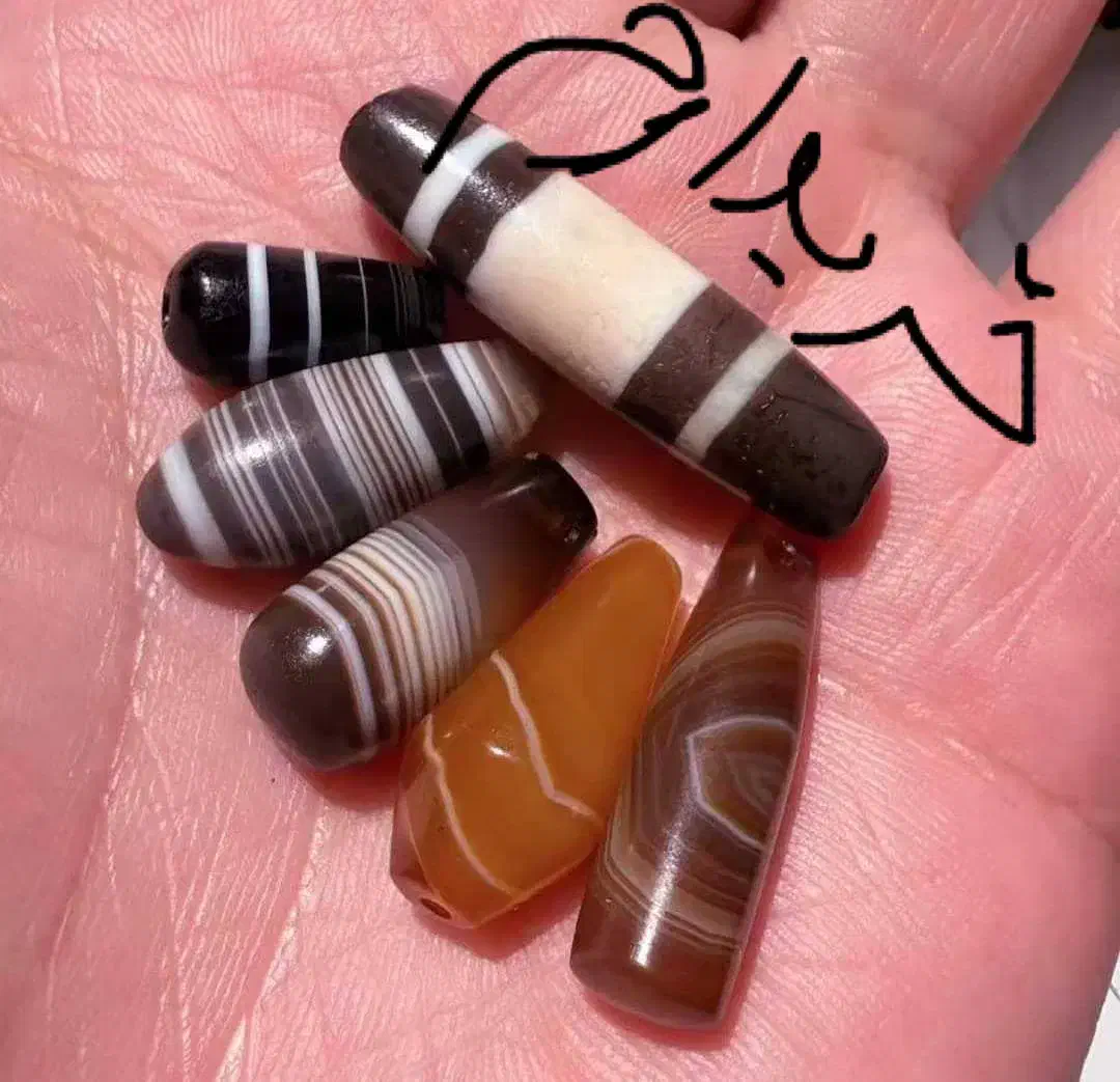 مهره های زیرخاکی|کلکسیون اشیاء عتیقه|خاش, |دیوار