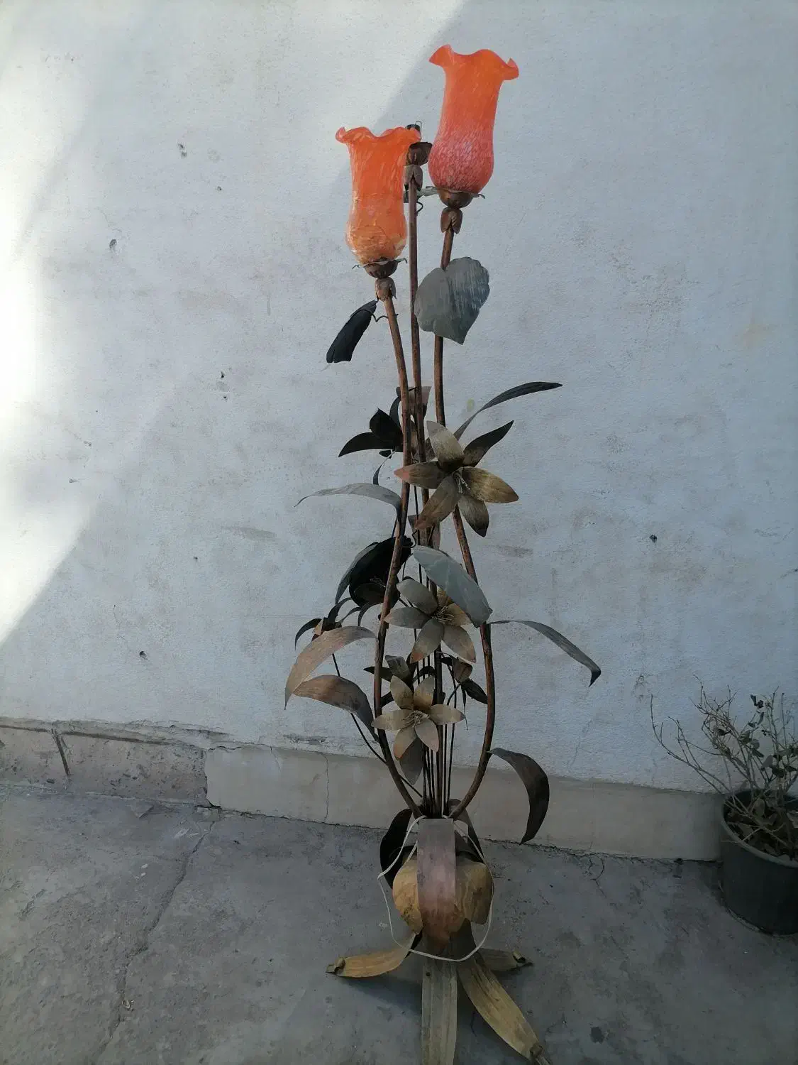 آباژورقدیمی فلزی خوشگل|چراغ خواب و آباژور|سیرجان, |دیوار