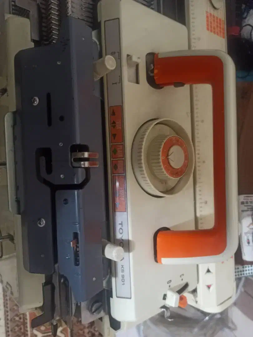 ماشین بافتنی وبافندگی تویوتا|چرخ خیاطی و ریسندگی|تهران, امیریه|دیوار