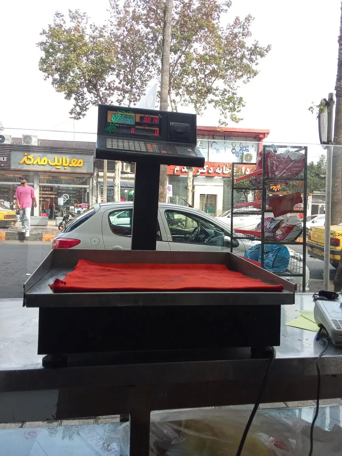 کارگر مرغ فروشی|استخدام خدمات فروشگاه و رستوران|لنگرود, |دیوار