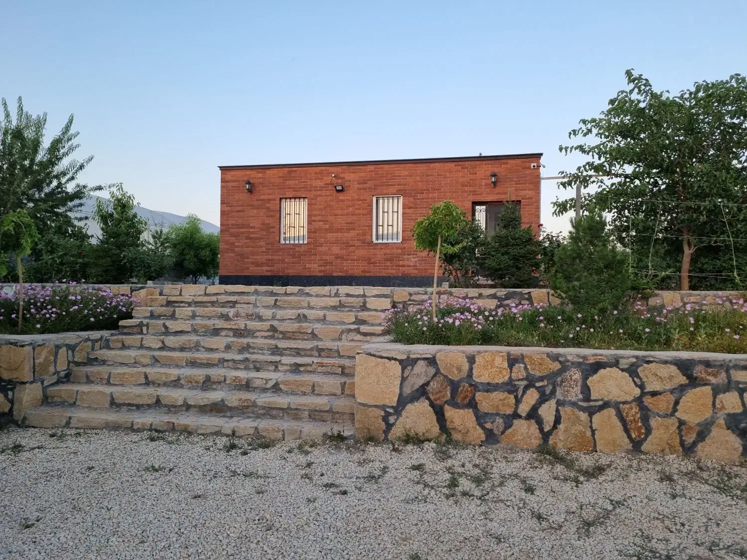 باغ ویلا به همراه گلخانه|فروش خانه و ویلا|همدان, |دیوار