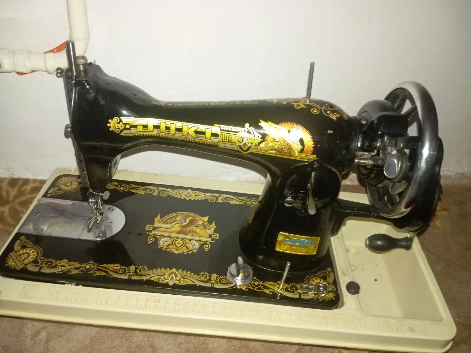 چرخ خیاطی شیرخواب|چرخ خیاطی و ریسندگی|اهر, |دیوار