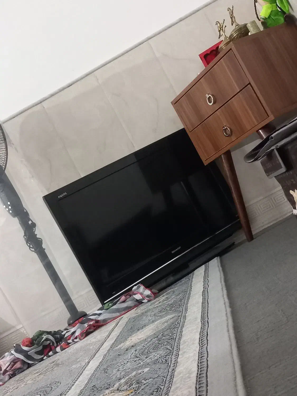 تلفزیون ۸ میلیون سالم سالم|تلویزیون و پروژکتور|ساوه, |دیوار