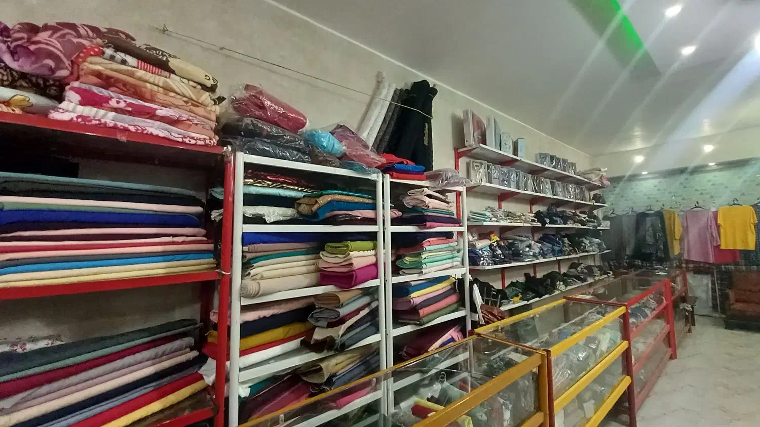 واگذاری وفروش یک جای پارچه ها وویترینهای مغازه|عمدهفروشی|محمدشهر, علی آباد گونه|دیوار