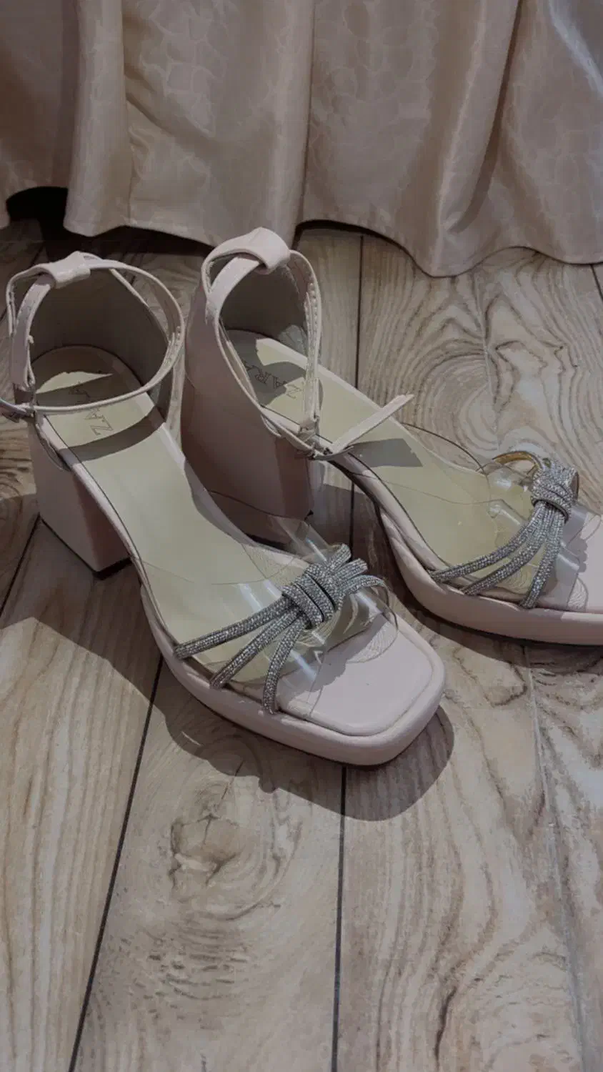 کفش|کیف، کفش، کمربند|اردبیل, |دیوار