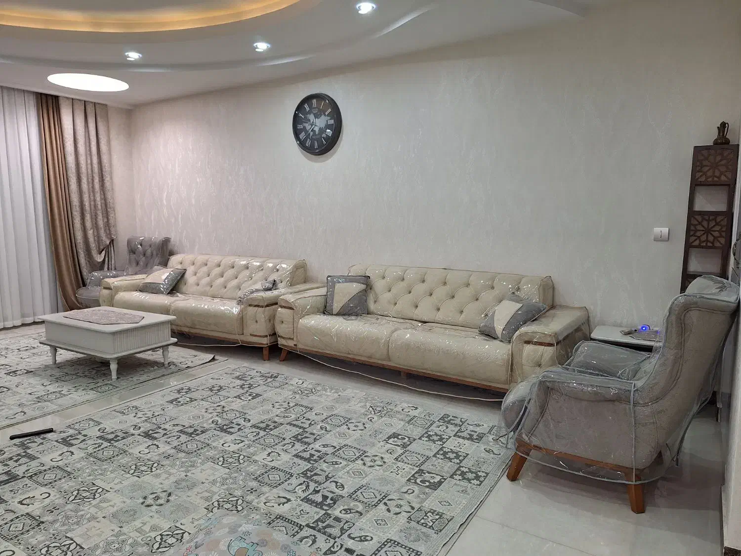 مبل ۸نفره تخت خوابشو|مبلمان خانگی و میز عسلی|پاکدشت, پاکدشت (مامازند)|دیوار