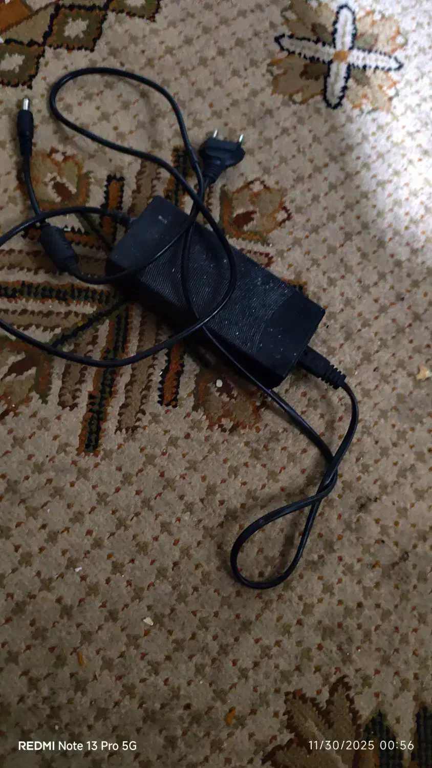 نعون رنگ قرمز با آدابتور برق|لامپ و چراغ|محمدیه-قزوین, |دیوار