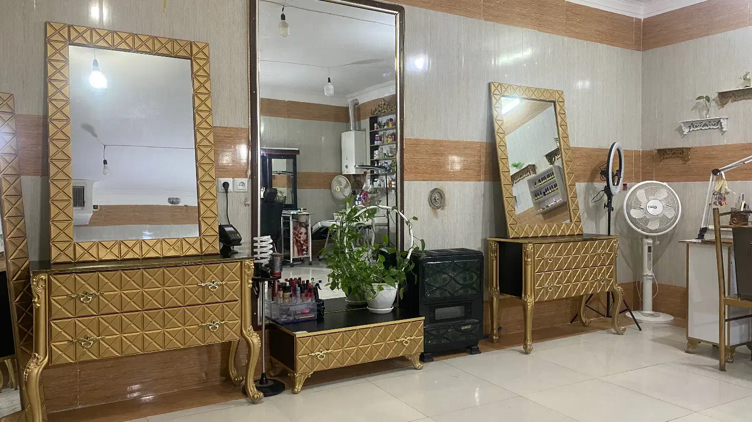 فروش آینه و کنسول|آرایشگاه و سالن‌های زیبایی|شیراز, رکن‌آباد|دیوار