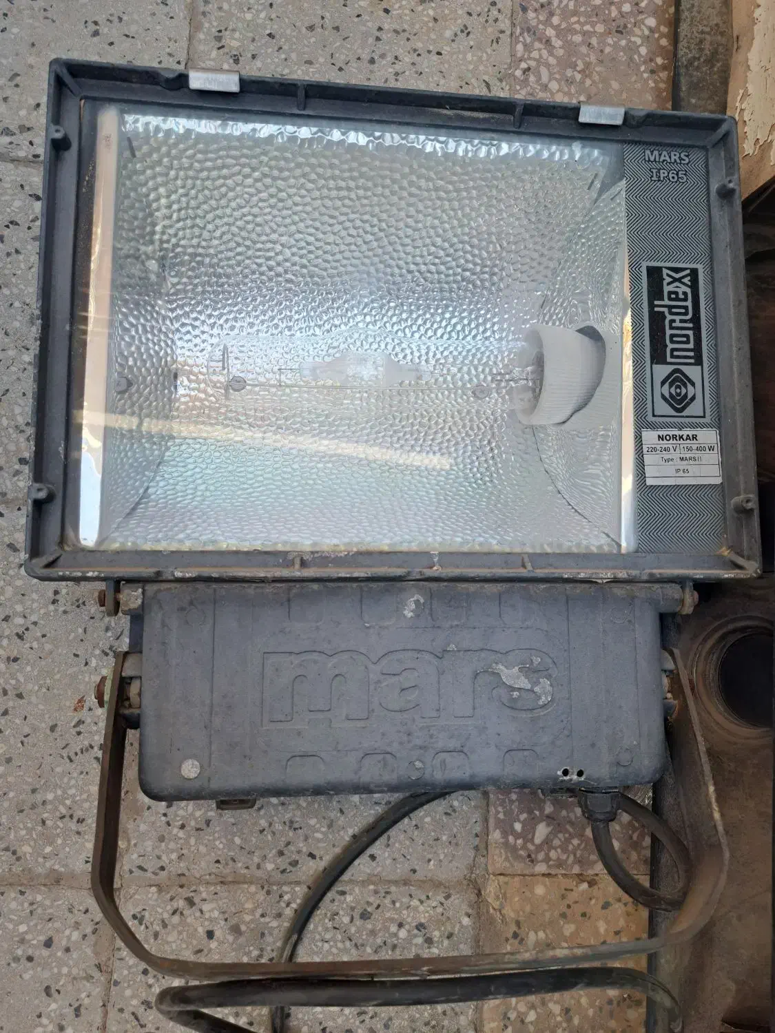 نورافکن ایتالیایی|لامپ و چراغ|دزفول, |دیوار