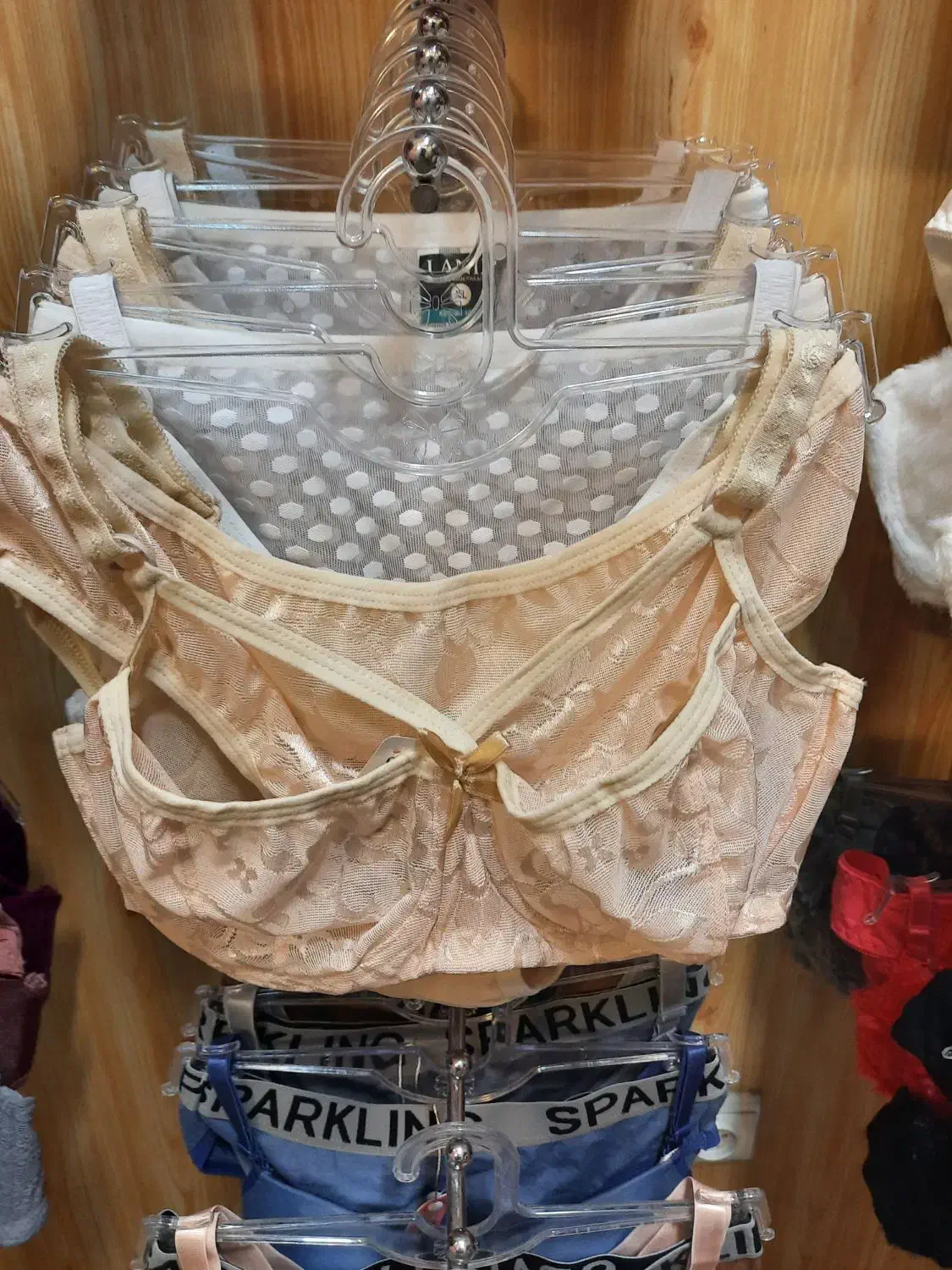 لباس زیر پناه|لباس|اصفهان, شاهزاده ابراهیم|دیوار