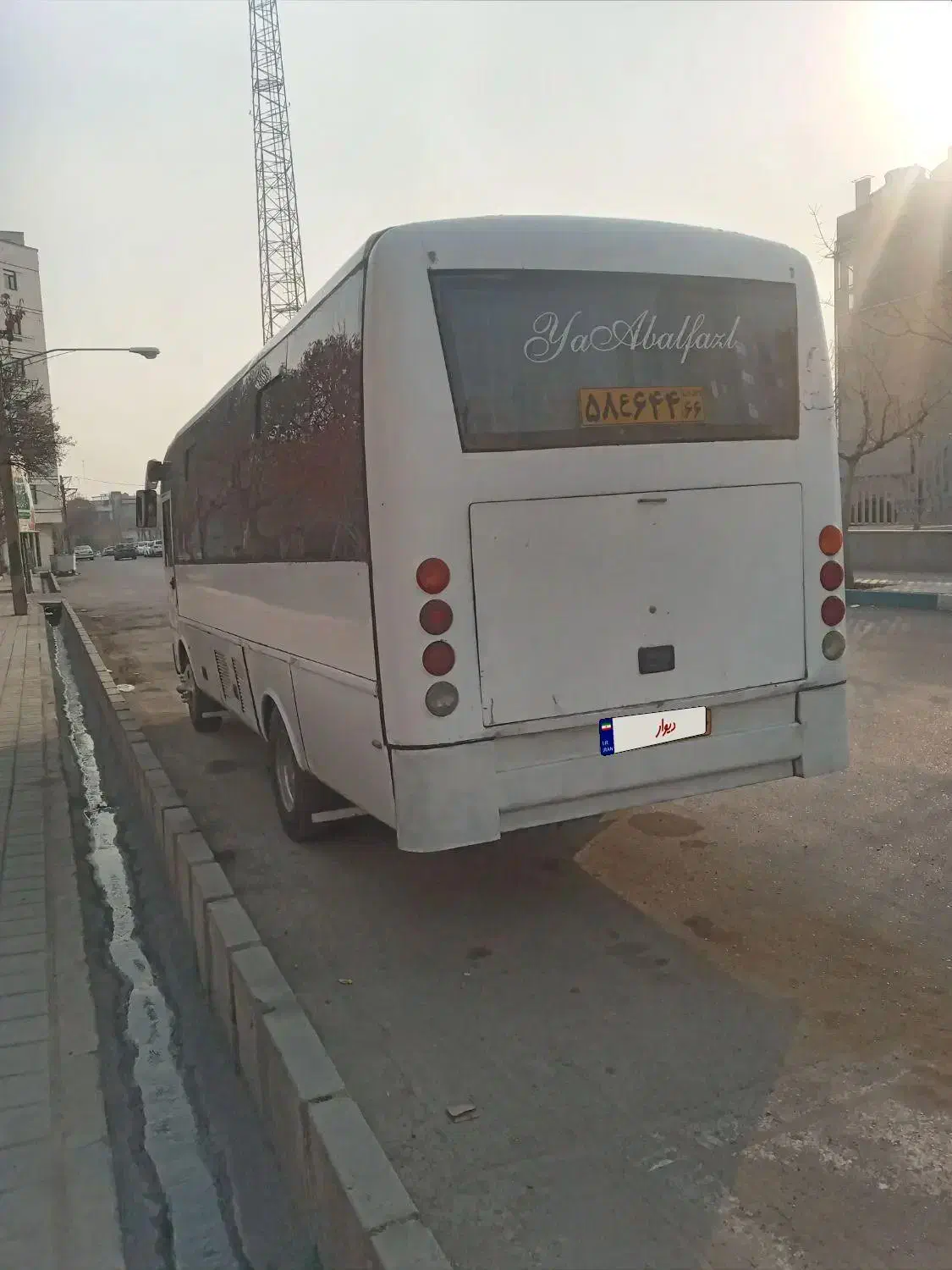 مینی بوس سیترا یوی|خودرو سنگین|ری, شهادت|دیوار