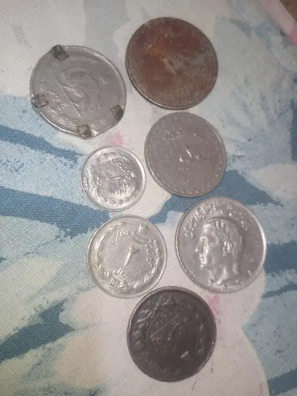 تعدادی سکه پهلوی و خارجی قدیمی|کلکسیون سکه، تمبر، اسکناس|کوهسار (البرز), |دیوار