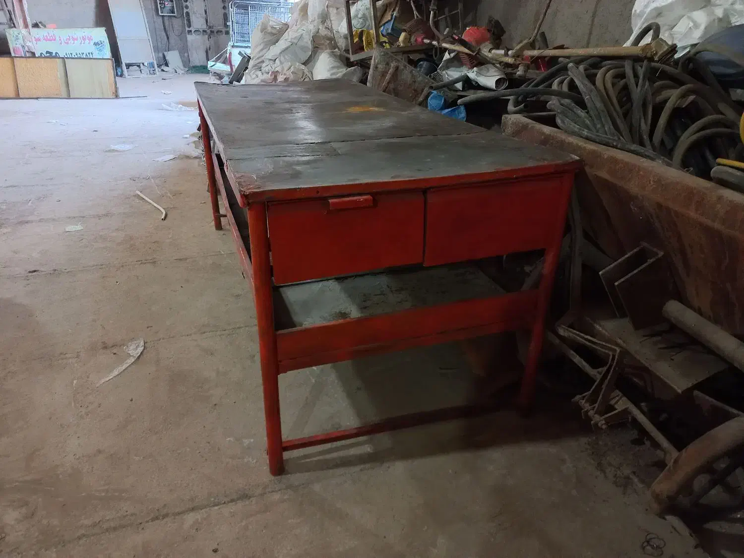 میز آهنی سنگین|فروشگاه و مغازه|قم, الوندیه و گذر صادق|دیوار