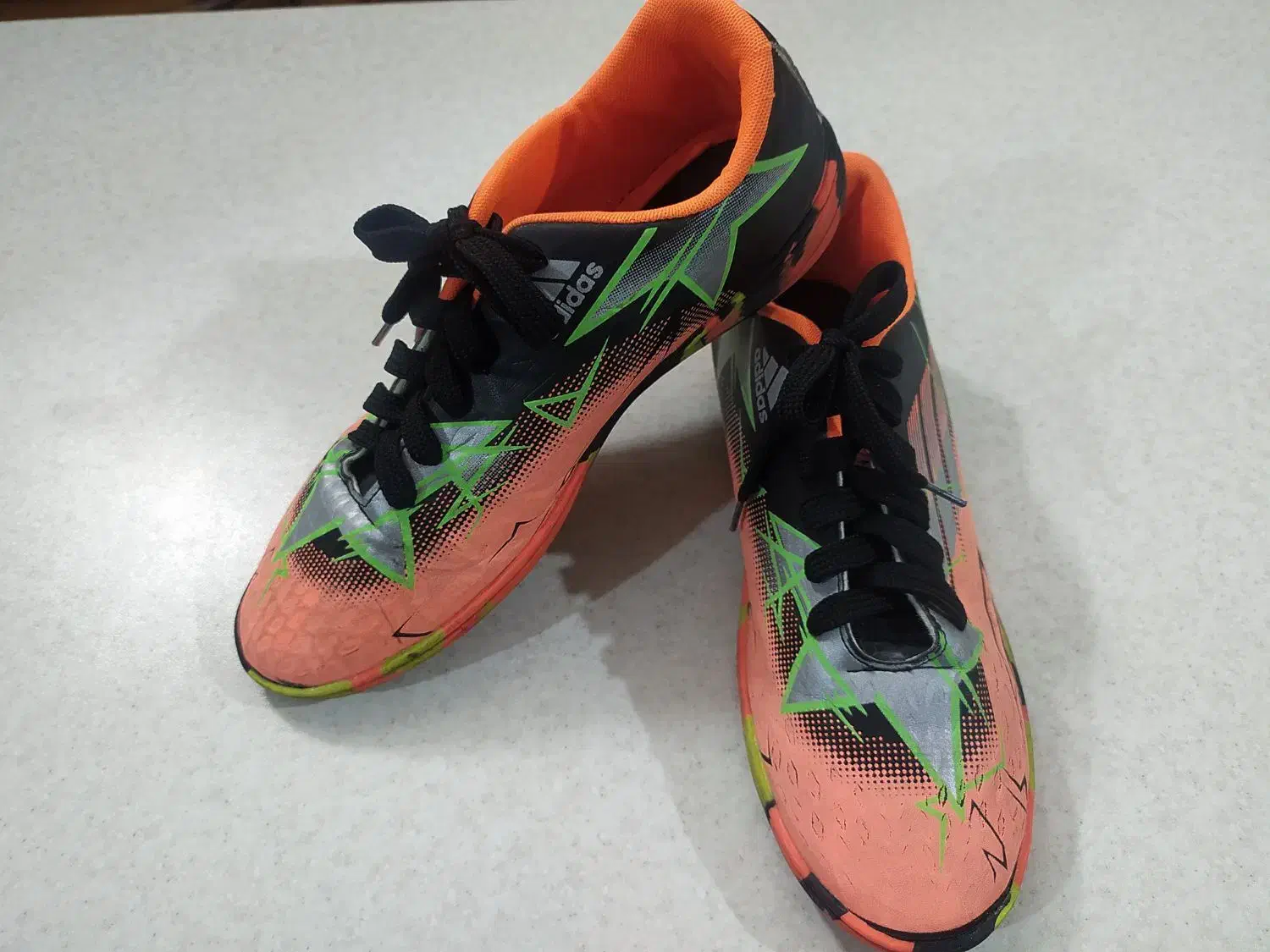 کفش فوتسال|کیف، کفش، کمربند|زنجان, |دیوار