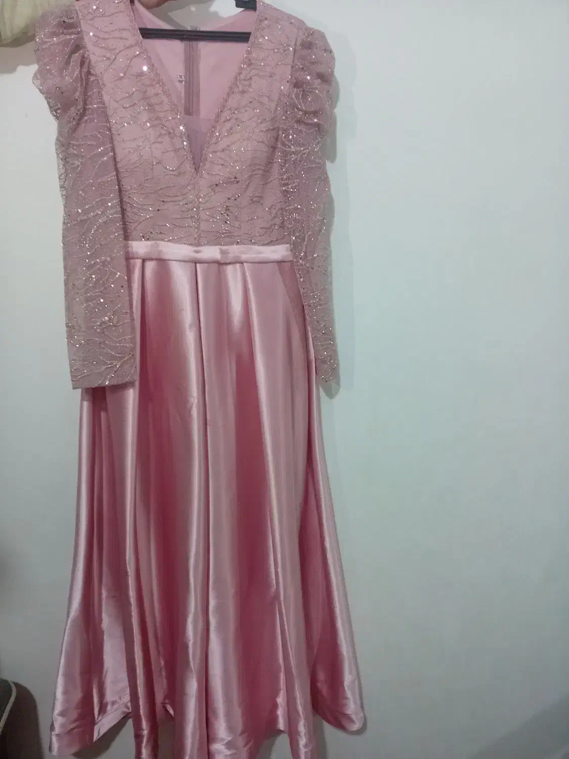 لباس مجلسی|لباس|نقده, |دیوار