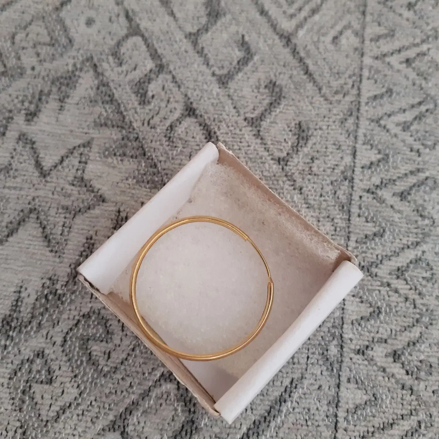 گمشده درخازنی|جواهرات|قم, ولیعصر|دیوار