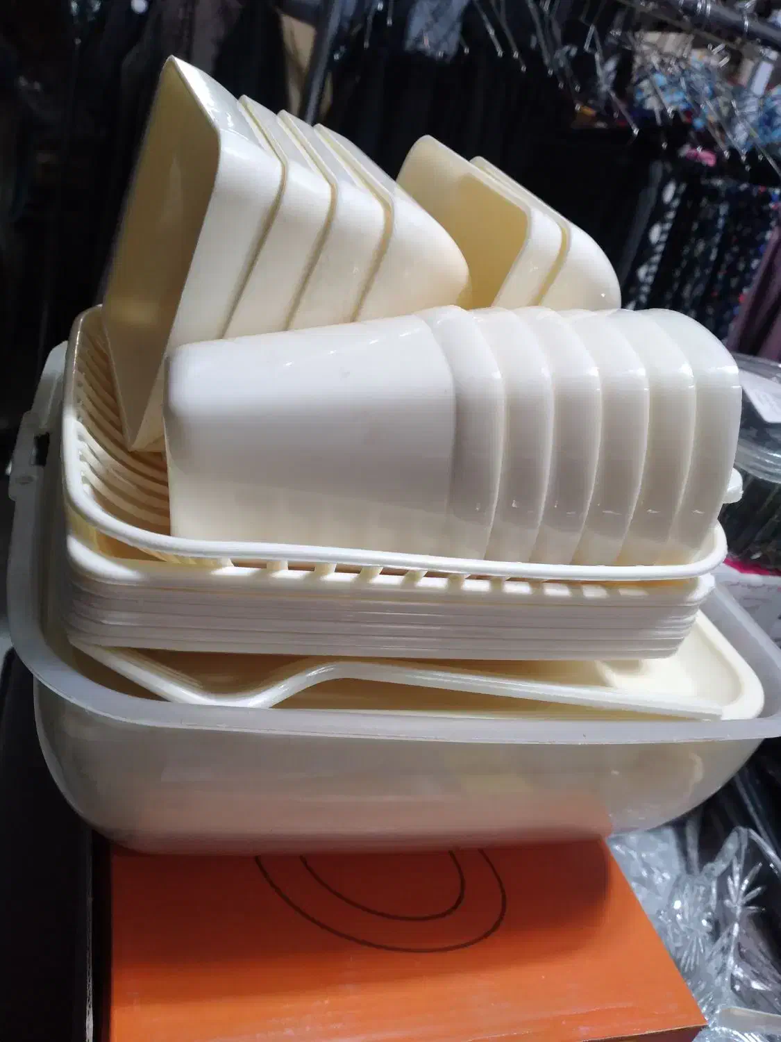 ظروف پیکنیک|ظروف نگهدارنده، پلاستیکی، یک‌بارمصرف|اراک, |دیوار