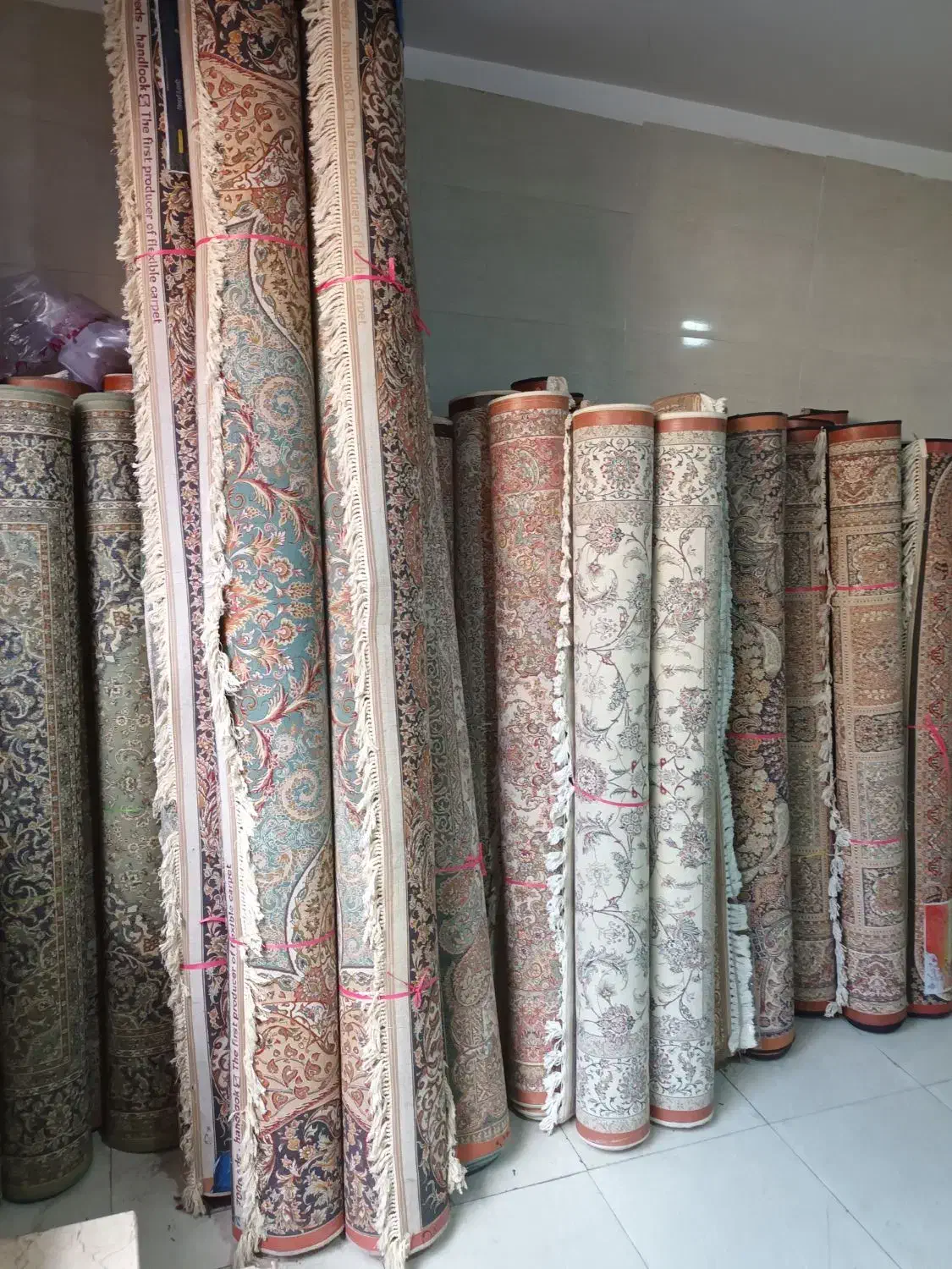 فروشنده و خریدار فرش دستباف ماشینی تمام نقاط|فرش|تهران, پاسداران|دیوار