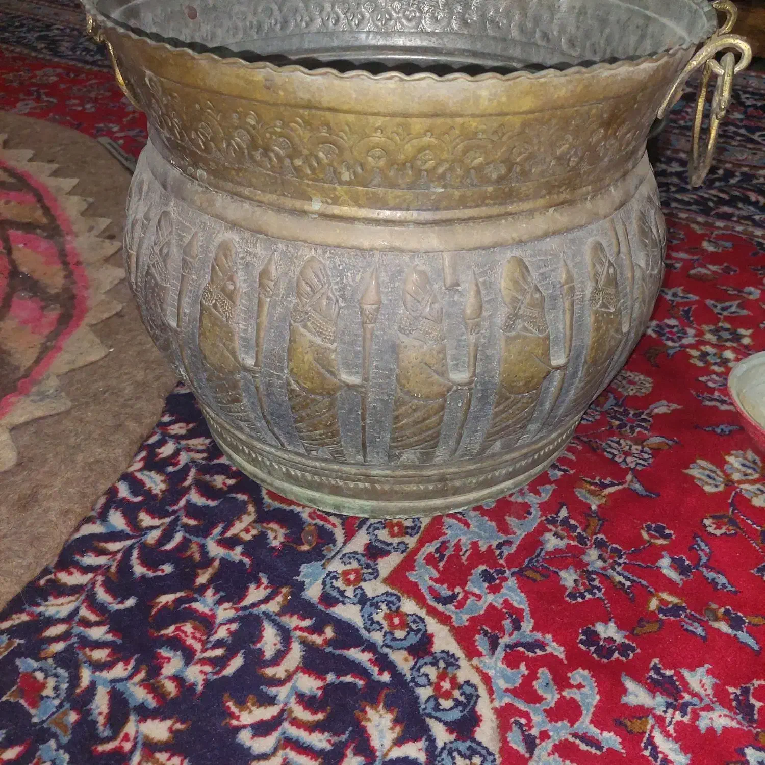 دیگ کوچیک مسی  قدیمی کفگیر  سینی|کلکسیون اشیاء عتیقه|شیراز, شاه قلی بیگی|دیوار