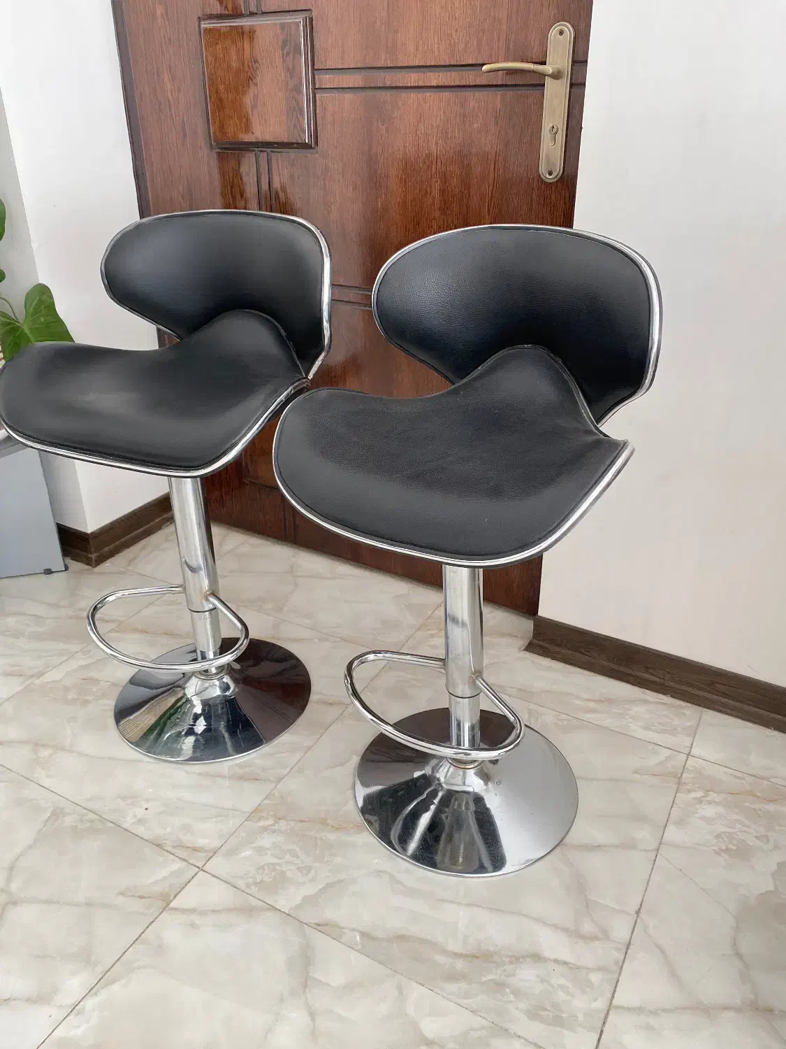 صندلی|صندلی و نیمکت|بروجن, |دیوار