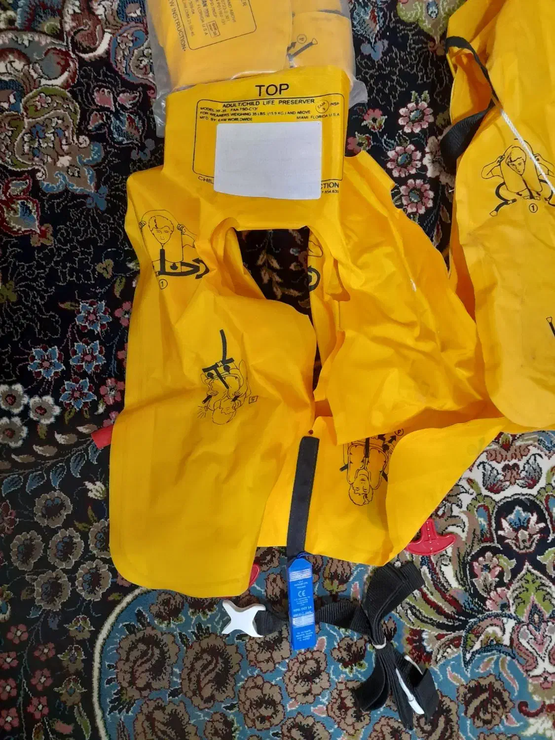 ۶تاجلیقه نجات دارای کپسول باد ولامپ|غواصی و ورزش‌های آبی|ماهان, |دیوار